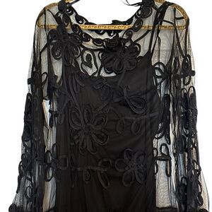 Dorothy Perkins size 10 Beautiful black detailed dress